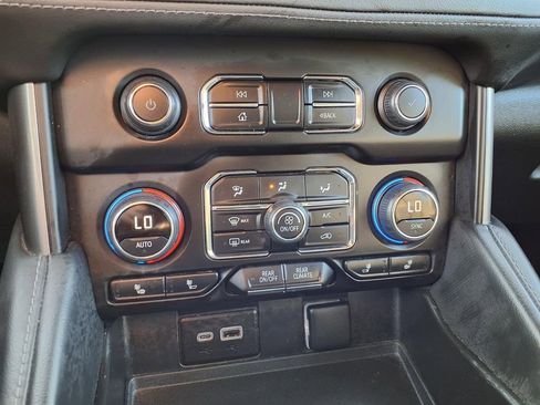 Used 2024 Chevrolet Tahoe LT image 11