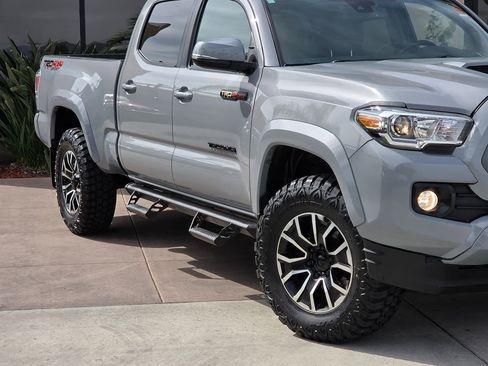 Used 2021 Toyota Tacoma TRD Sport w/ Technology Package image 4