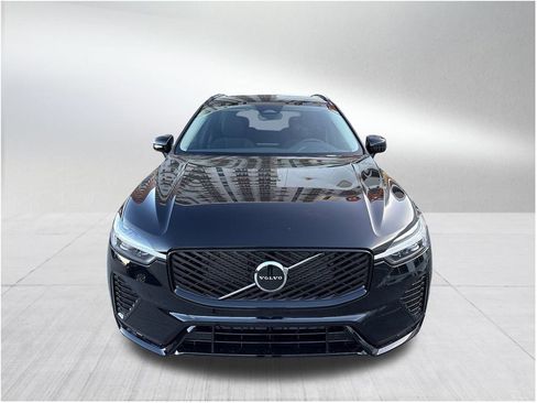 New 2026 Volvo XC60 B5 Core image 2