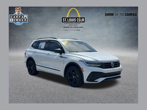 Used 2023 Volkswagen Tiguan SE R-Line image 1