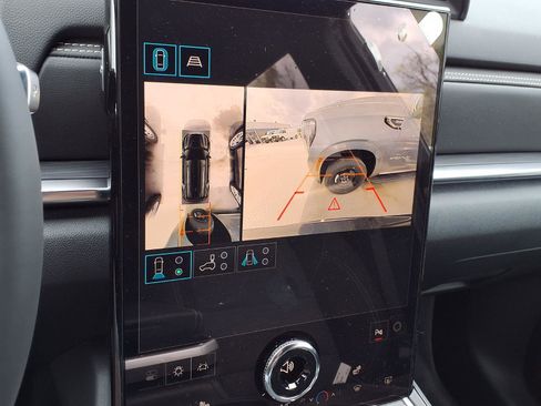 New 2026 GMC Terrain Elevation w/ Technology Package II FWD image 4