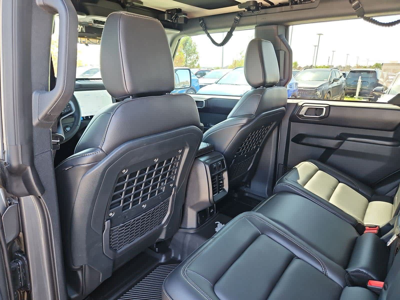 Used 2025 Ford Bronco Badlands AWD/4WD image 18