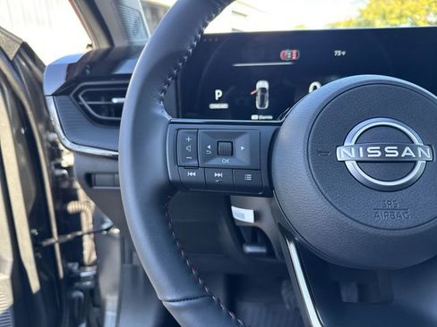 New 2026 Nissan Kicks SR FWD image 16