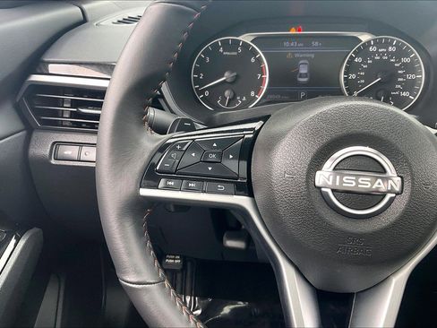 Used 2024 Nissan Altima 2.5 SR w/ SR Premium Package FWD image 23