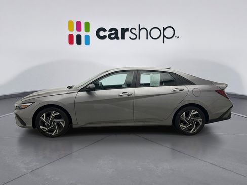 Used 2025 Hyundai Elantra Sport image 2