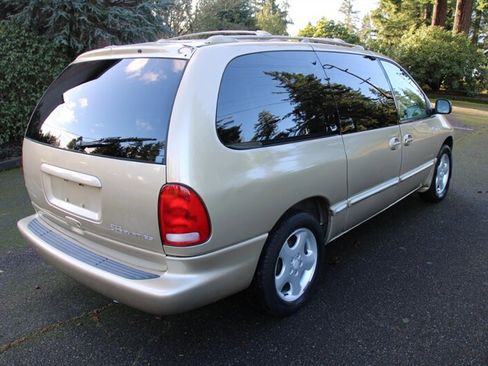 Used 2000 Dodge Grand Caravan ES image 3