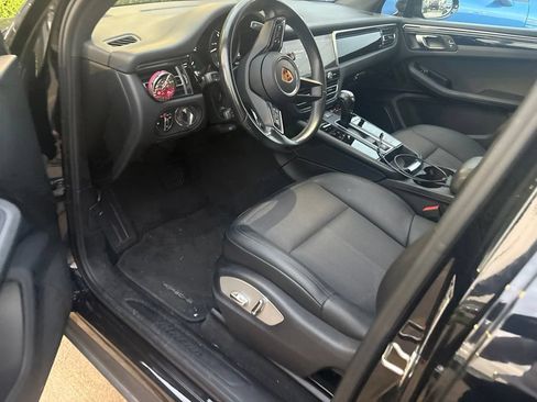 Used 2022 Porsche Macan w/ Driver Memory Package AWD/4WD image 2