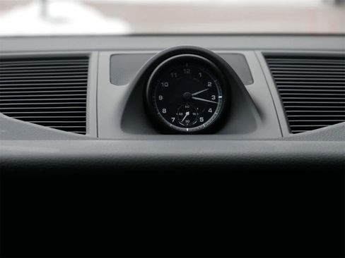 Used 2024 Porsche Macan image 15