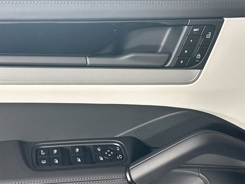 New 2026 Porsche Cayenne E-Hybrid Coupe image 31