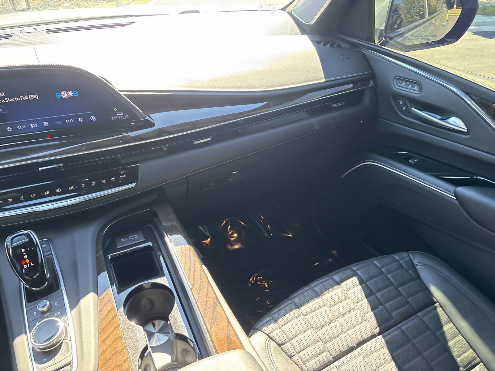 Used 2024 Cadillac Escalade Sport Platinum AWD/4WD image 29