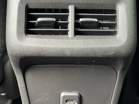 Used 2024 GMC Terrain SLE AWD/4WD image 15