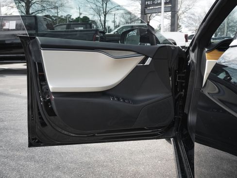 Used 2021 Tesla Model S Performance image 15