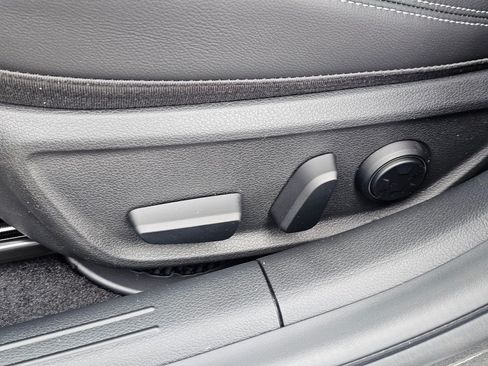 New 2026 Genesis G70 2.5T Prestige AWD/4WD image 32