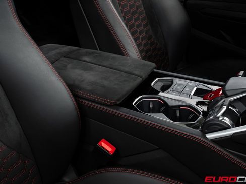 Used 2022 Lamborghini Urus *HIGH GLOSS BLACK STYLE PACKAG image 31