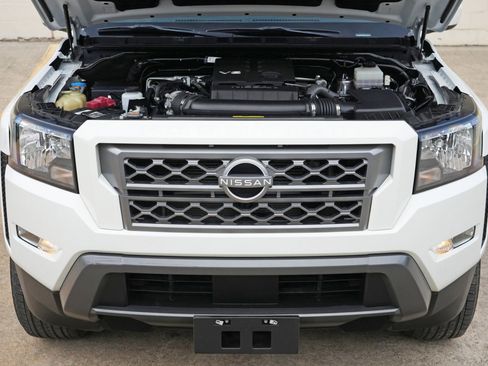 Used 2022 Nissan Frontier SV RWD image 7