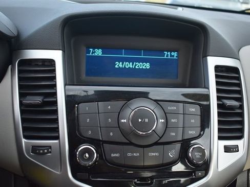 Used 2014 Chevrolet Cruze LS FWD image 21