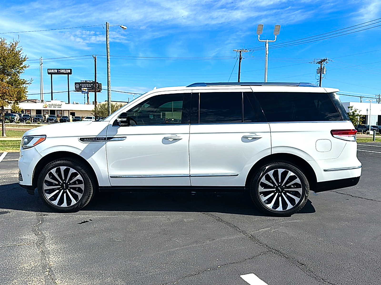 Used 2022 Lincoln Navigator Reserve RWD image 5