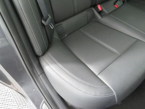 Used 2019 Genesis G70 2.0T Advanced image 39