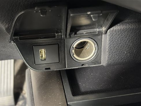 Used 2024 Toyota Camry SE FWD image 21