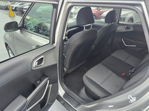 Used 2023 Kia Soul LX w/ LX Technology Package FWD image 16