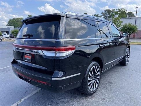 Used 2022 Lincoln Navigator Black Label image 17