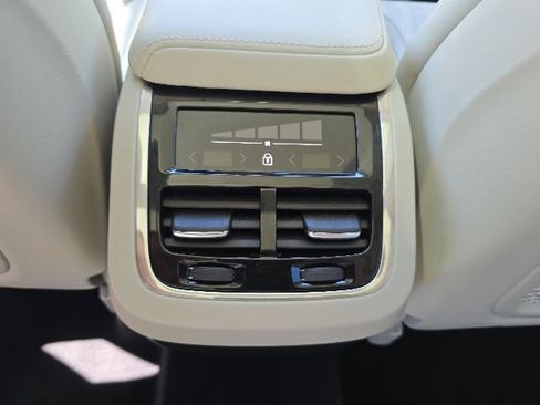 Certified 2024 Volvo XC60 B5 Ultimate AWD/4WD image 24