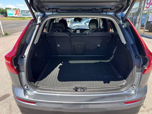 Used 2020 Volvo XC60 T6 Momentum AWD/4WD image 38