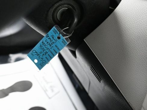 Used 2020 Toyota Corolla LE image 16