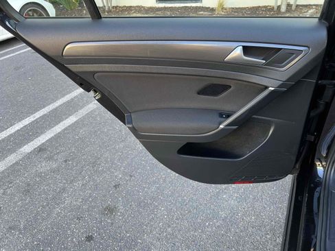 Used 2019 Volkswagen e-Golf SE w/ Driver Assistance Package FWD image 61