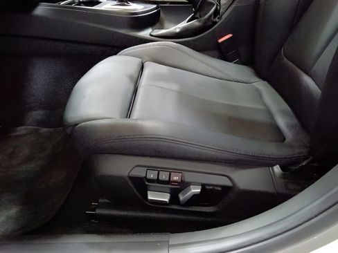 Used 2017 BMW 330i xDrive Sedan AWD/4WD image 10