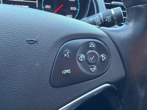 Used 2019 Chevrolet Impala LT FWD image 11