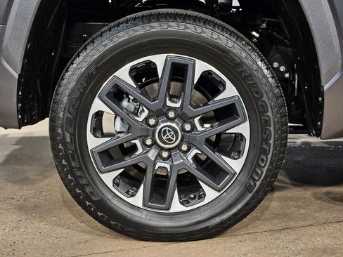 Used 2024 Toyota Tundra Limited image 17