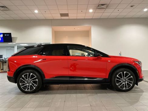 New 2026 Cadillac Optiq Sport 2 AWD/4WD image 7