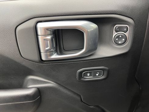 Used 2021 Jeep Gladiator Rubicon AWD/4WD image 15
