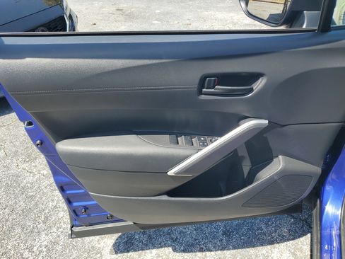 Used 2024 Toyota Corolla Cross AWD Hybrid w/ Moonroof Package image 9