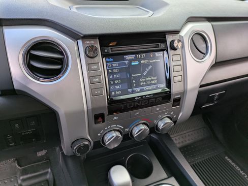 Used 2017 Toyota Tundra SR5 image 11