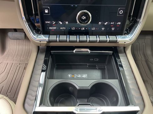 New 2026 GMC Yukon Denali w/ Denali Reserve Package AWD/4WD image 20