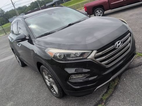 Used 2016 Hyundai Tucson Limited w/ Option Group 03 AWD/4WD image 2