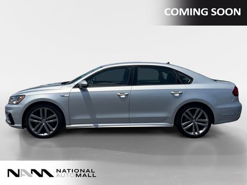 Used 2018 Volkswagen Passat 2.0T R-Line FWD image 2