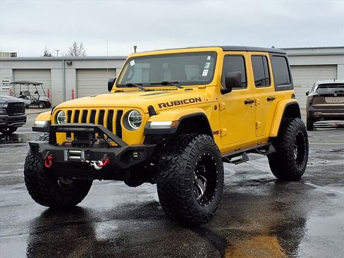 Used 2019 Jeep Wrangler Unlimited Rubicon w/ Cold Weather Group image 2