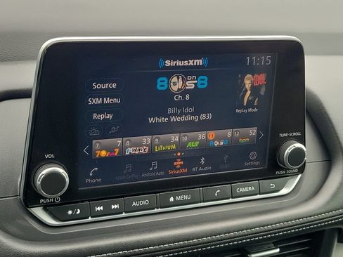 Used 2025 Nissan Rogue SV FWD image 13