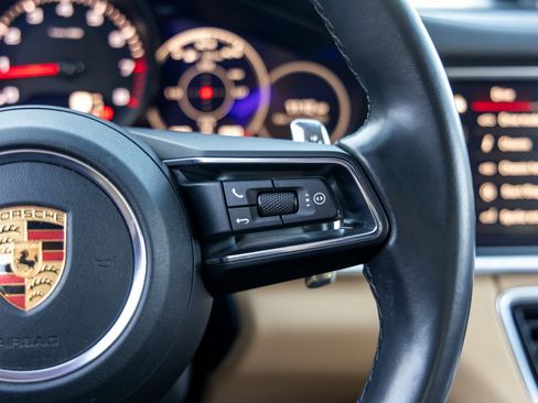 Certified 2022 Porsche Panamera image 33