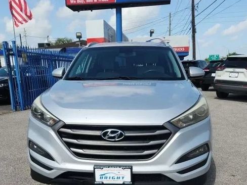 Used 2016 Hyundai Tucson SE w/ Option Group 02 AWD/4WD image 2