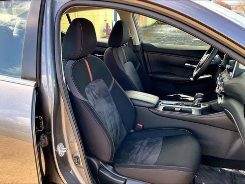 Used 2021 Nissan Sentra SR w/ Lighting Package image 10