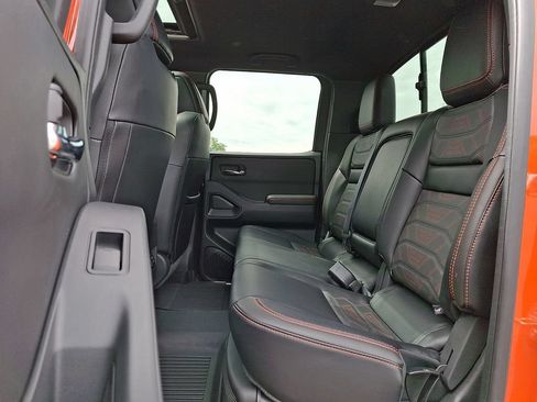 Certified 2025 Nissan Frontier PRO-4X w/ Pro Premium Package AWD/4WD image 11