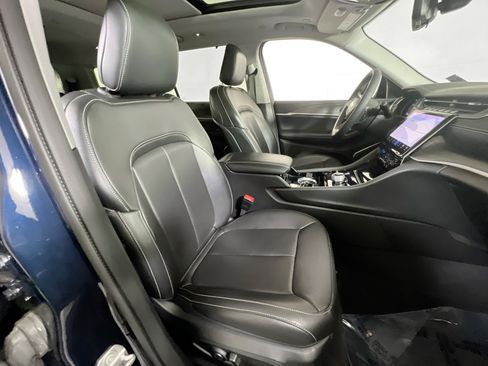 Used 2023 Jeep Grand Cherokee L Limited w/ Luxury Tech Group II image 31