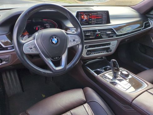 Certified 2022 BMW 740i w/ Premium Package image 29
