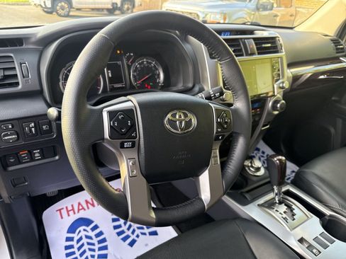 Used 2020 Toyota 4Runner Limited AWD/4WD image 15