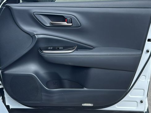 Used 2025 Toyota Crown Platinum image 30