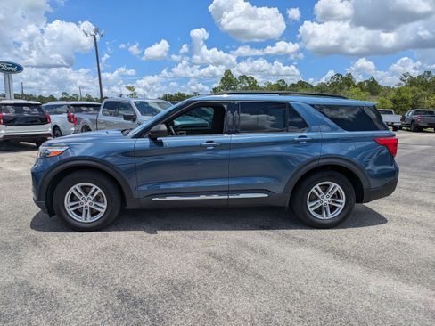 Used 2020 Ford Explorer XLT w/ Equipment Group 202A RWD image 7